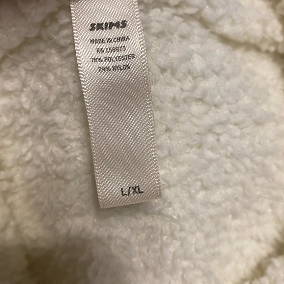 SKIMS Cream Women's Sherpa loungewear size large/extra large adorable - Picture 7 of 7